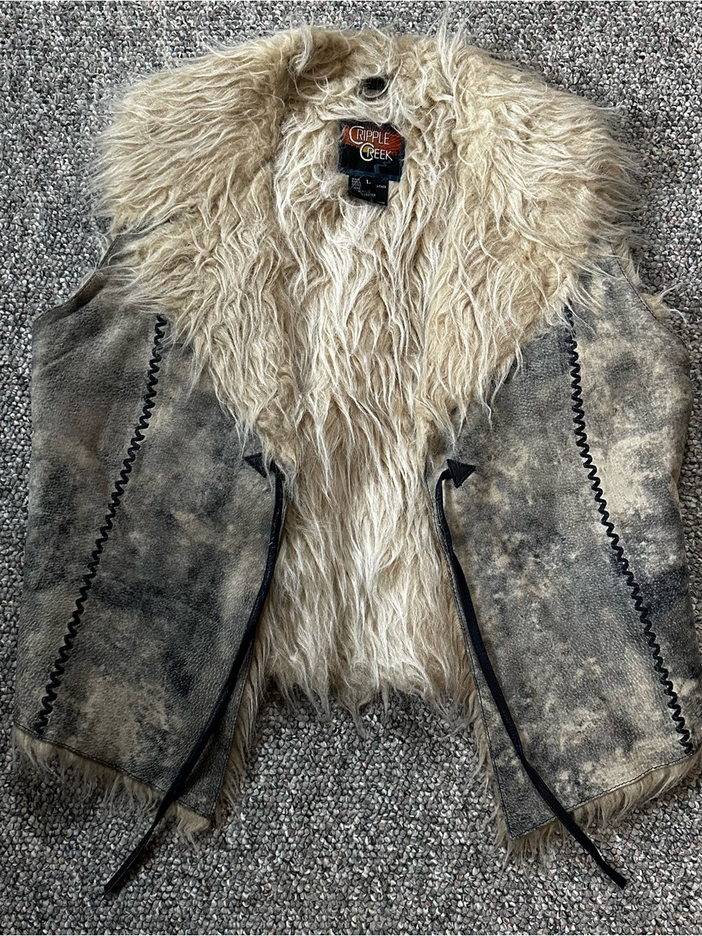 Cripple Creek Women's Faux-Shearling Western Vest in Tan